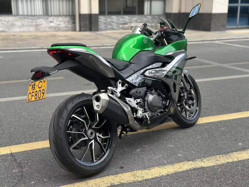 二手贝纳利龙卷风 Tornado 402R