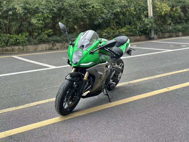 二手贝纳利龙卷风 Tornado 402R