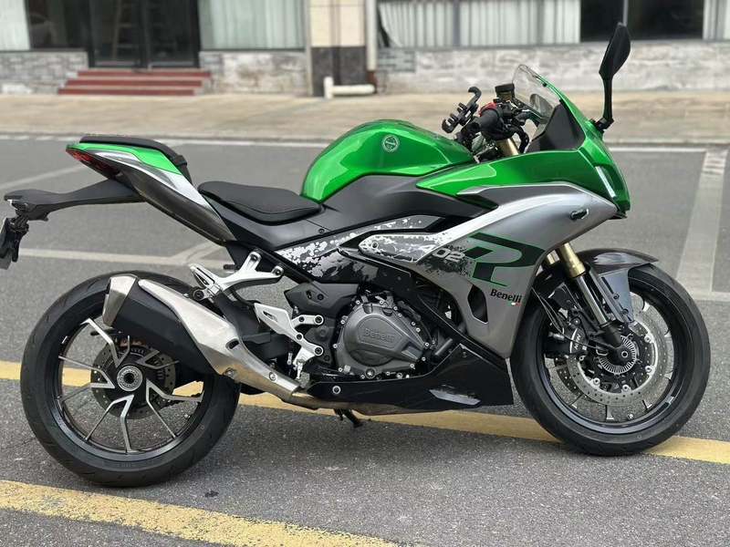 二手贝纳利龙卷风 Tornado 402R