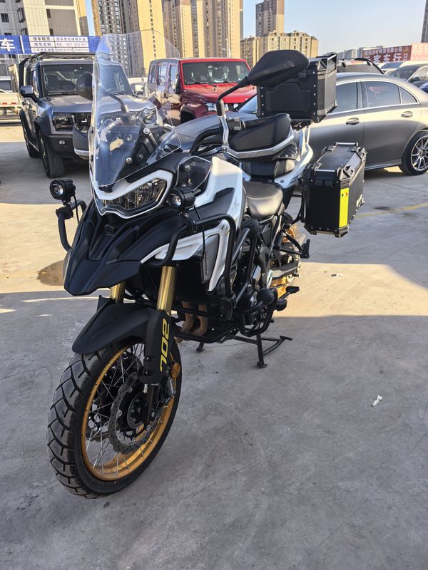 二手贝纳利TRK702