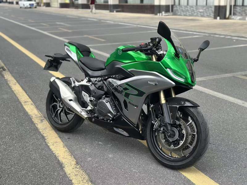 二手贝纳利龙卷风 Tornado 402R