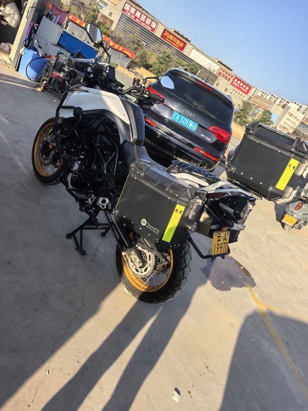 二手贝纳利TRK702