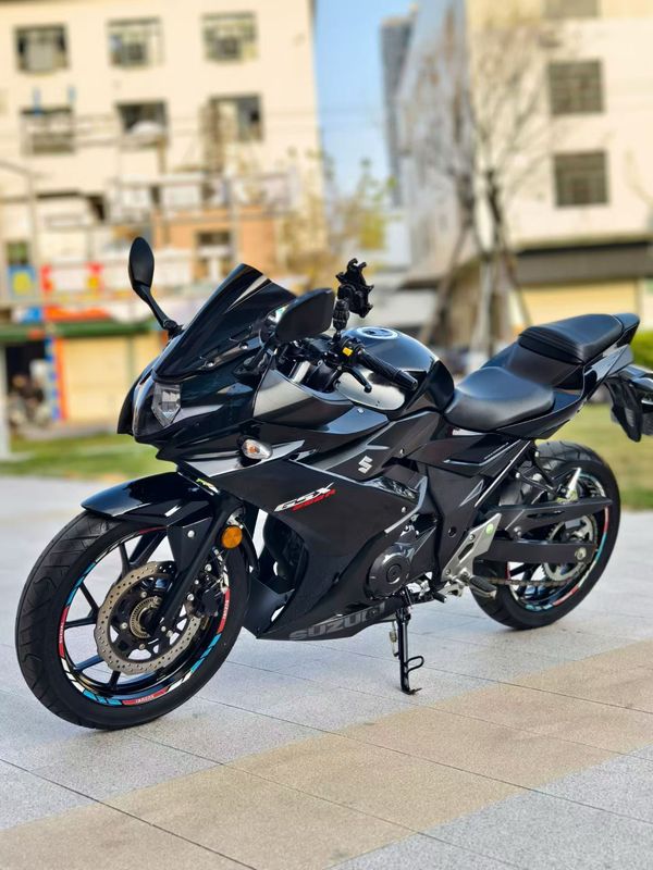 二手豪爵铃木GSX250R