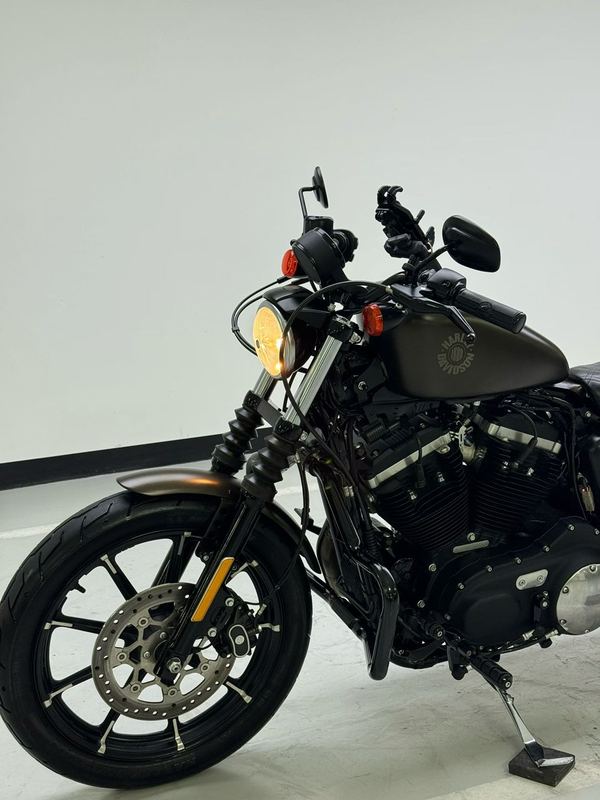 二手哈雷戴维森Iron883 硬汉