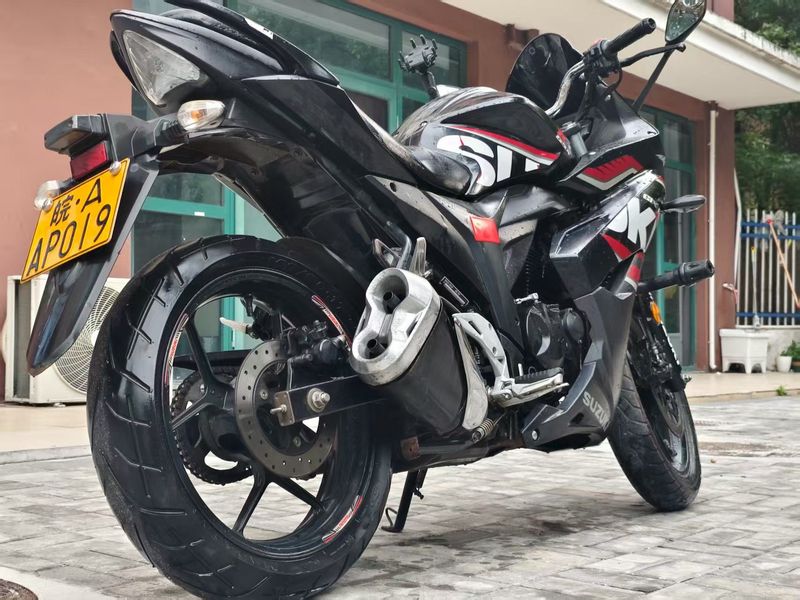二手济南铃木极客飒 Gixxer 155