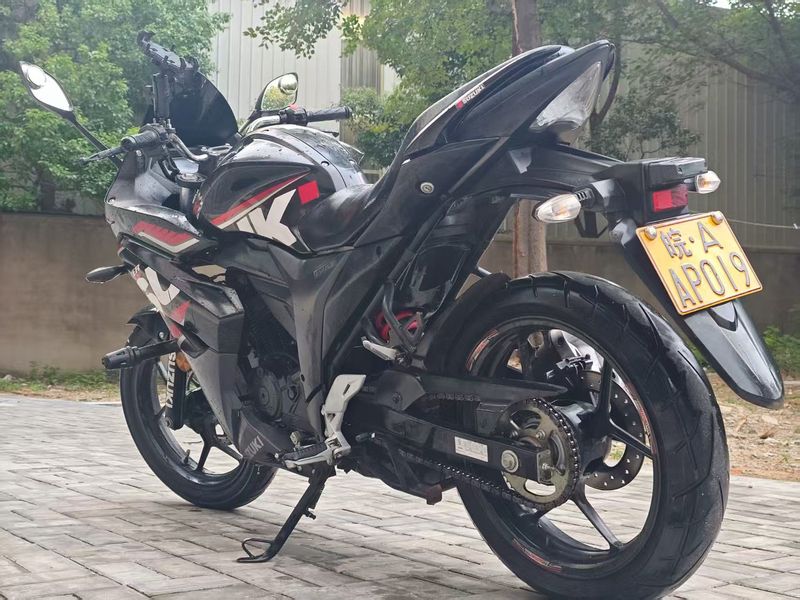 二手济南铃木极客飒 Gixxer 155