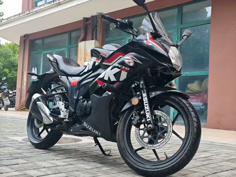 二手济南铃木极客飒 Gixxer 155