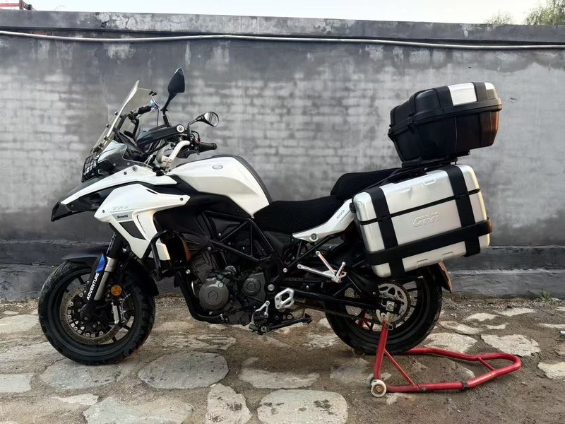 二手贝纳利金鹏 TRK502