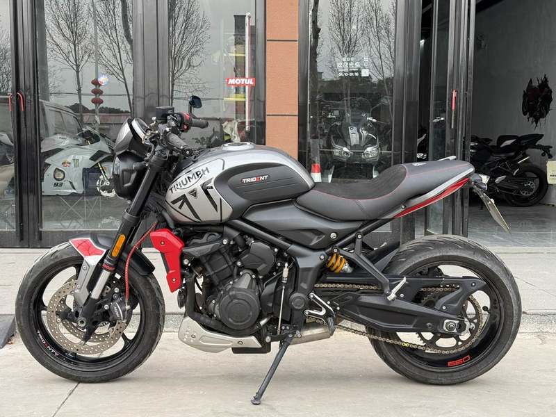 二手凯旋Trident 660