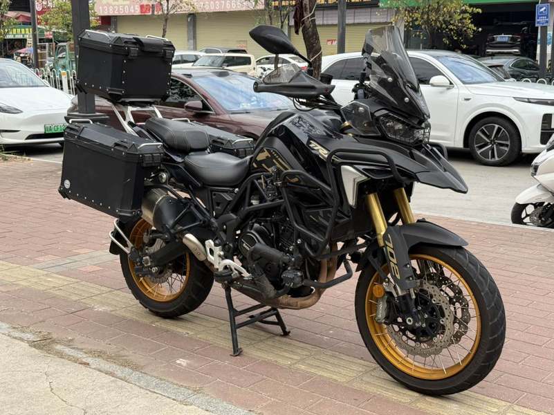 二手贝纳利TRK702