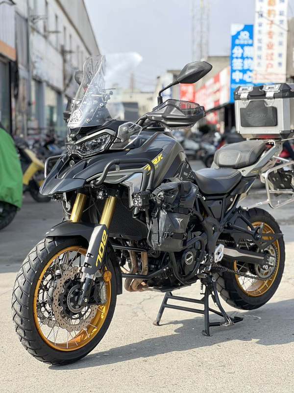 二手贝纳利TRK702