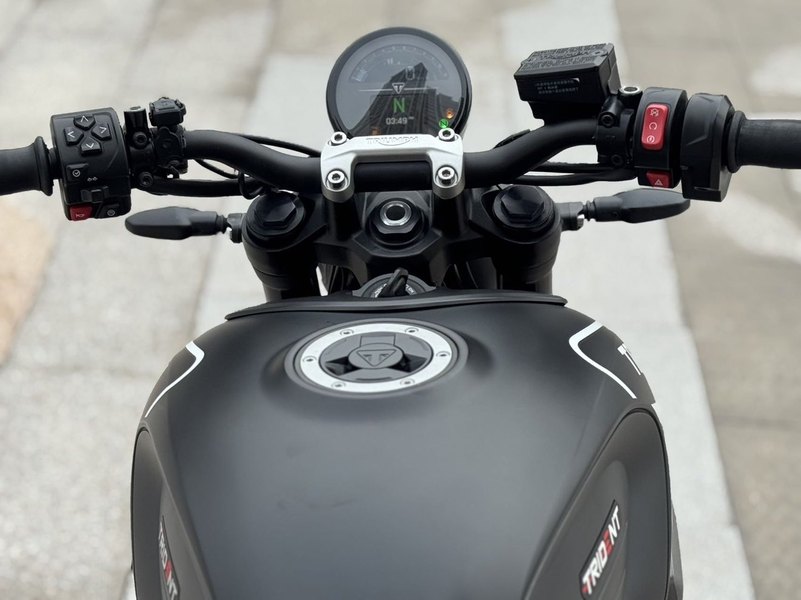 二手凯旋Trident 660