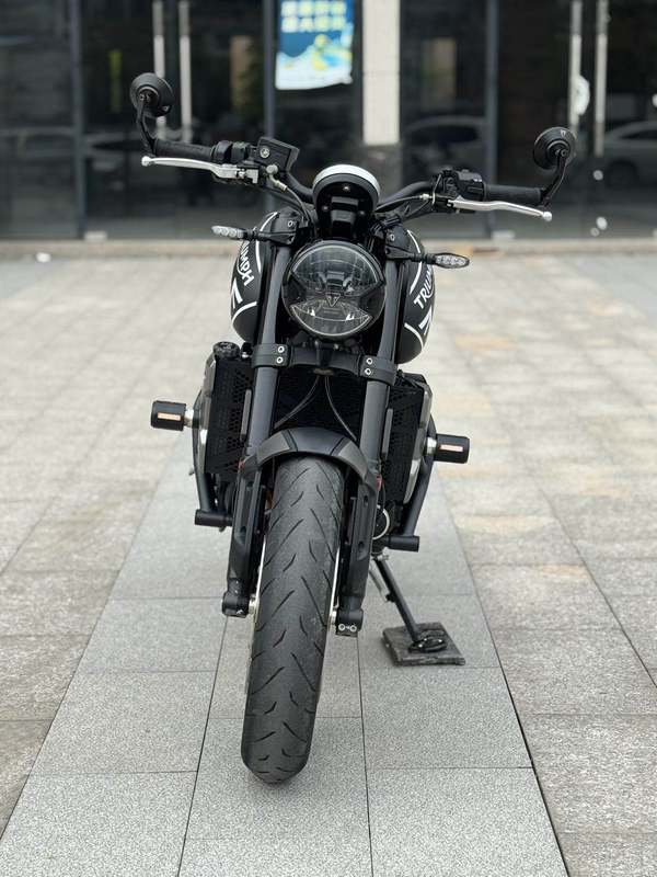 二手凯旋Trident 660