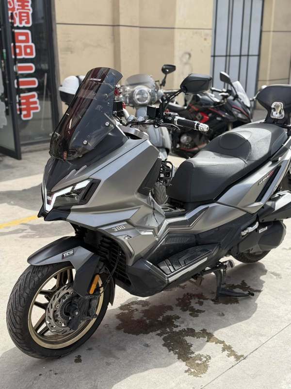 二手三阳哈士奇 Husky ADV300