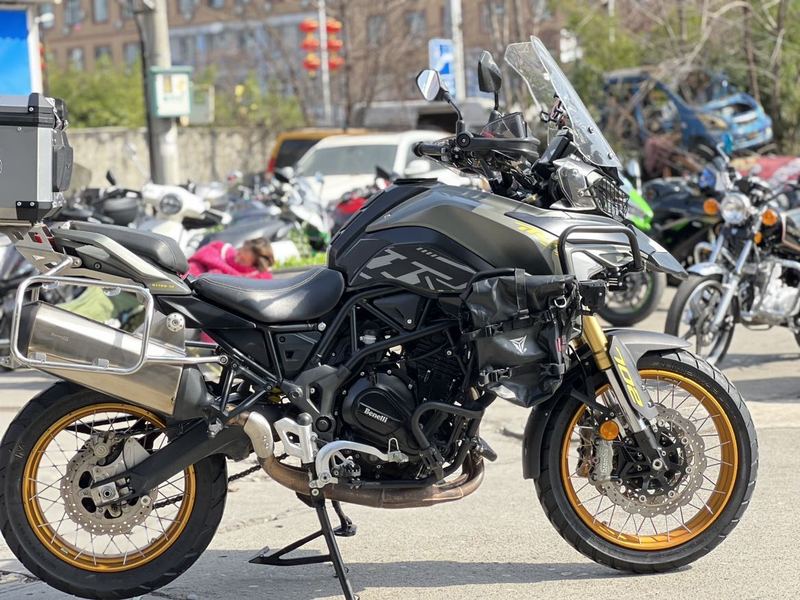 二手贝纳利TRK702