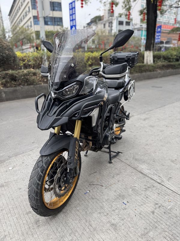 二手贝纳利TRK702