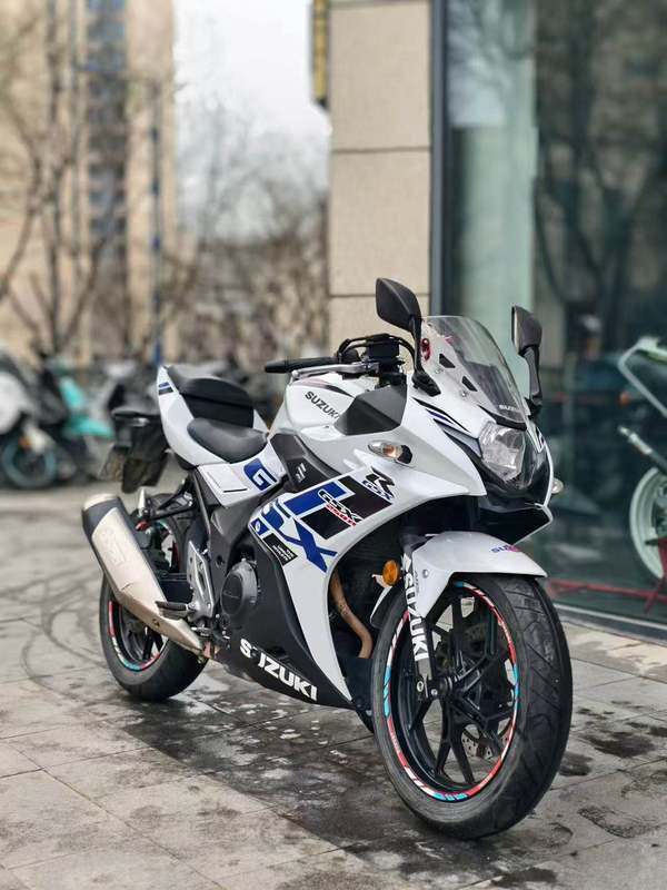 二手豪爵铃木GSX250R