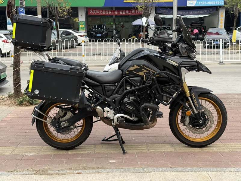 二手贝纳利TRK702