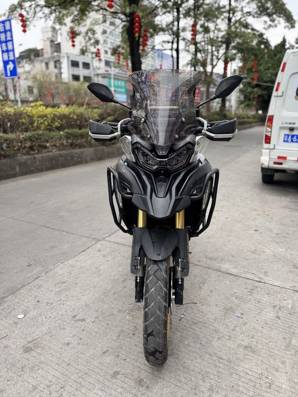 二手贝纳利TRK702