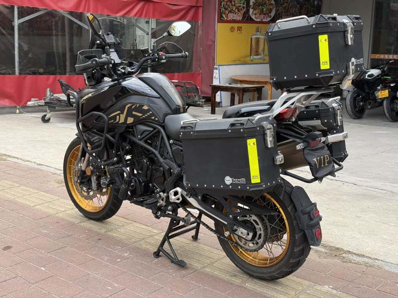 二手贝纳利TRK702