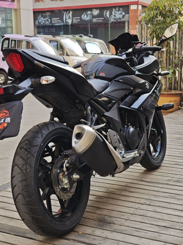 二手豪爵铃木GSX250R