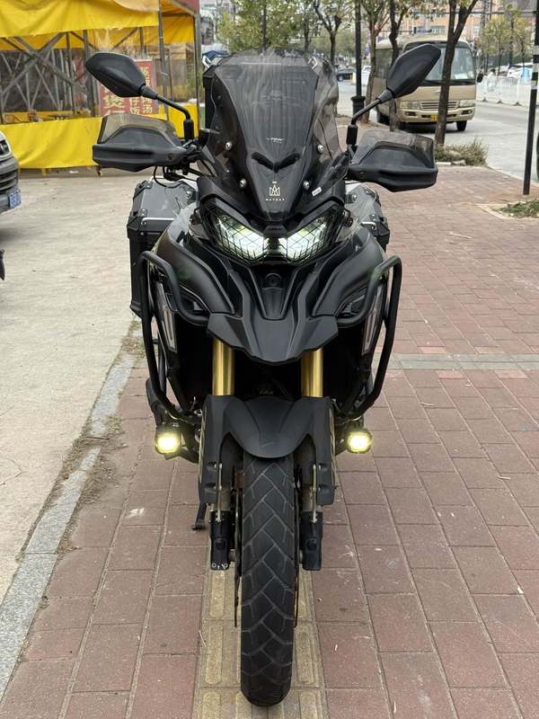 二手贝纳利TRK702