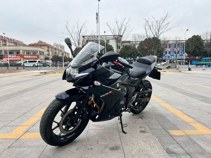 二手豪爵铃木GSX250R