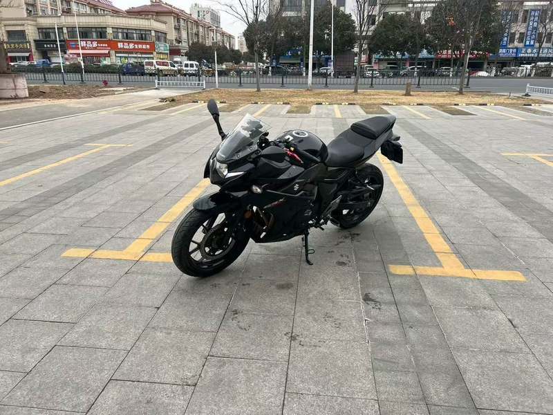 二手豪爵铃木GSX250R