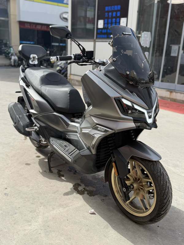 二手三阳哈士奇 Husky ADV300