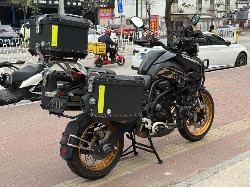 二手贝纳利TRK702