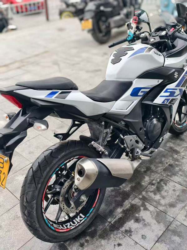 二手豪爵铃木GSX250R