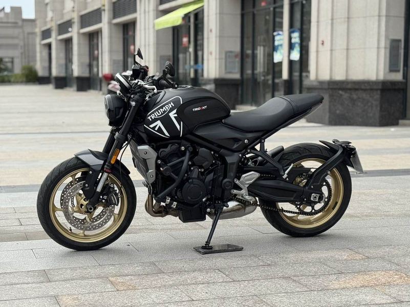 二手凯旋Trident 660