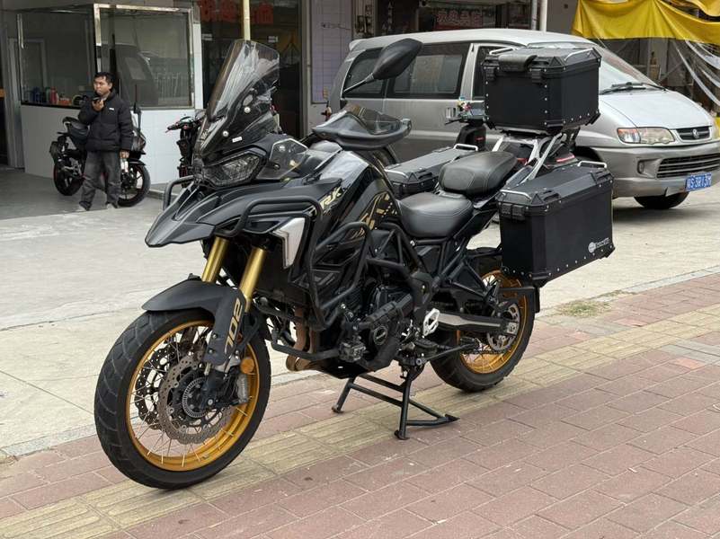 二手贝纳利TRK702