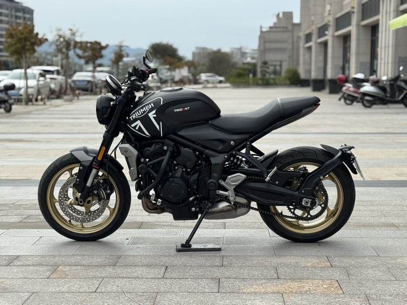 二手凯旋Trident 660