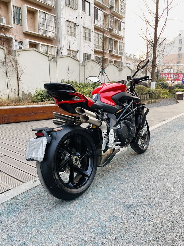 二手奥古斯塔Brutale 1000
