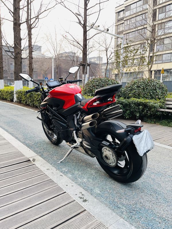 二手奥古斯塔Brutale 1000