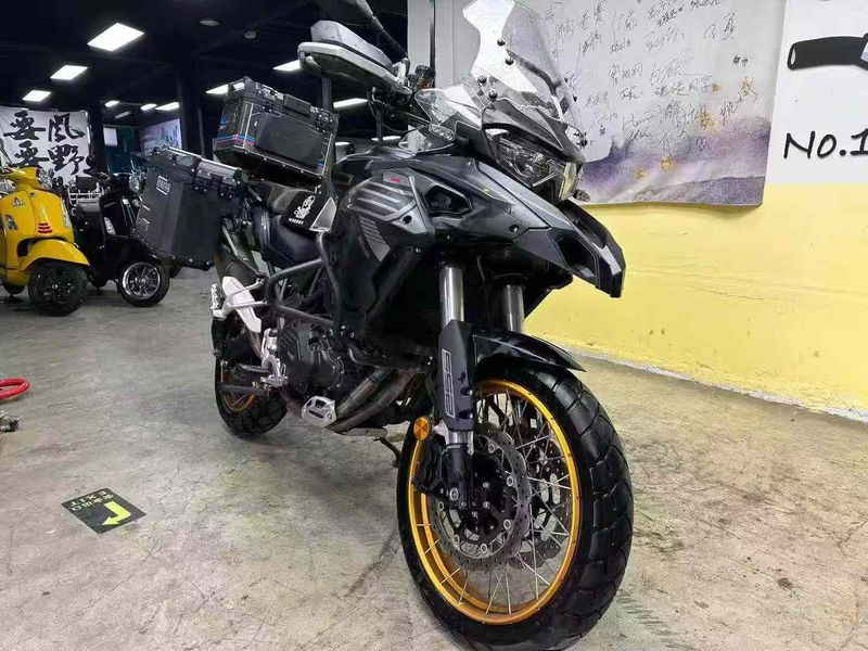 二手贝纳利TRK552