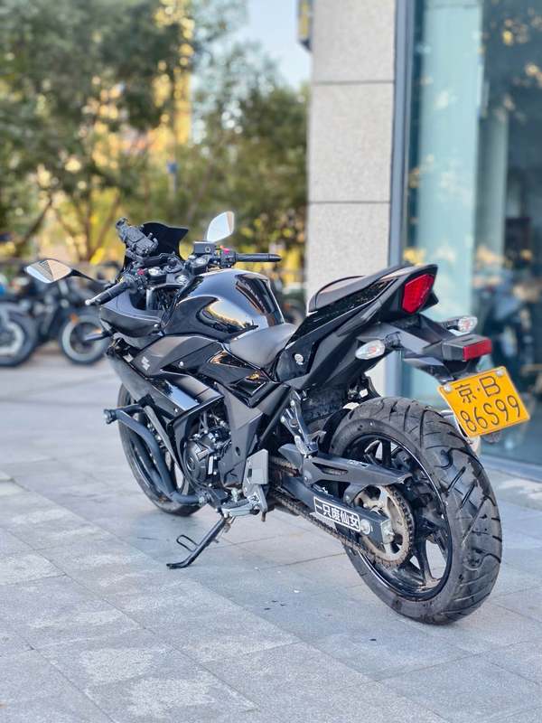 二手豪爵铃木GSX250R