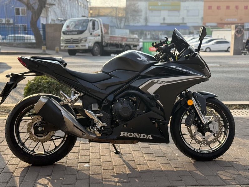 二手本田CBR400R
