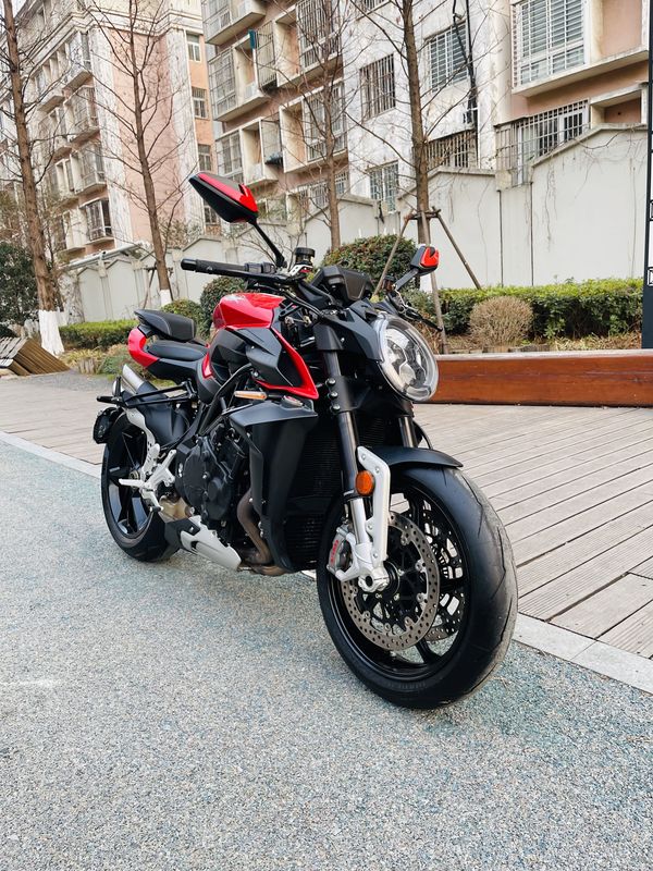 二手奥古斯塔Brutale 1000