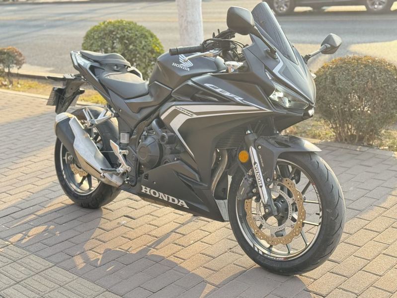 二手本田CBR400R