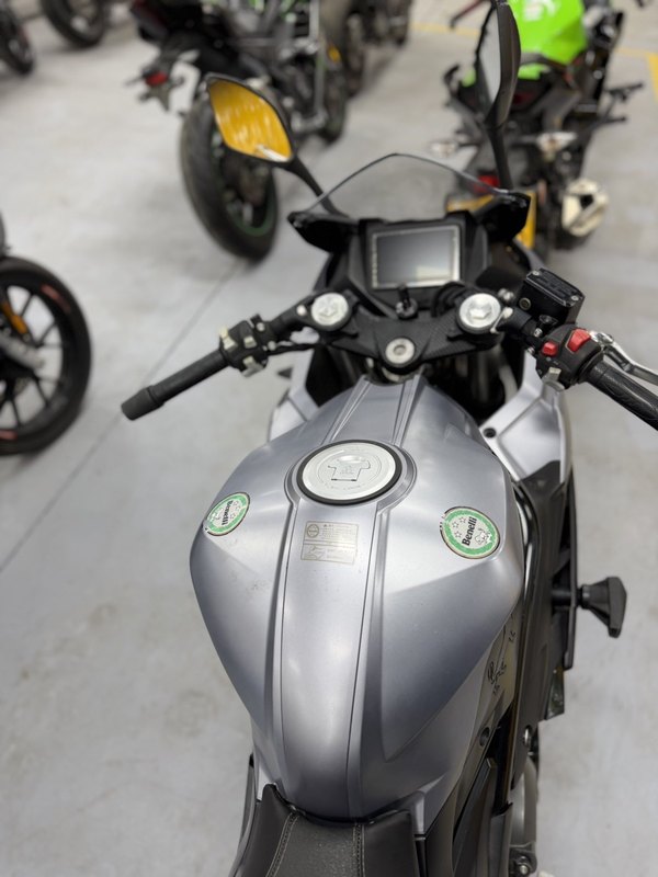 二手贝纳利龙卷风 Tornado 302R