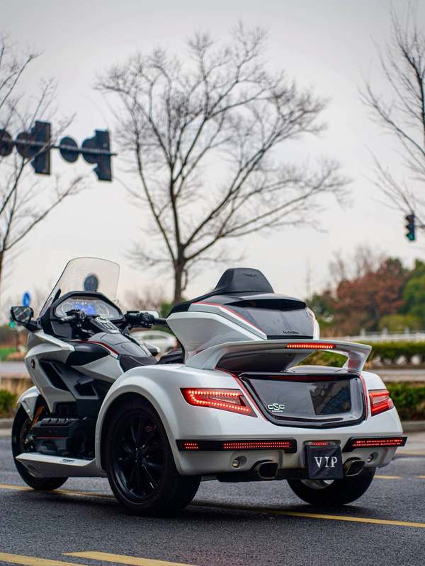 二手本田金翼正三轮