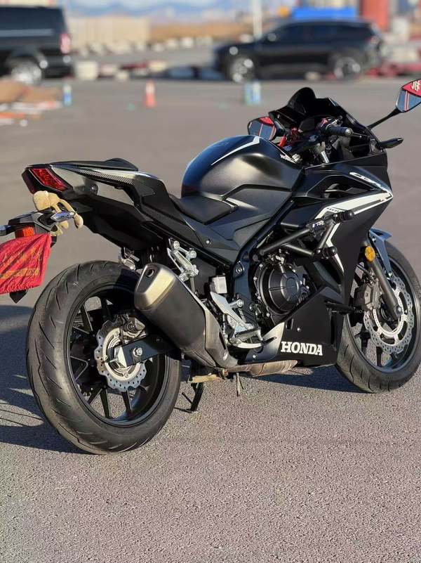 二手本田CBR400R