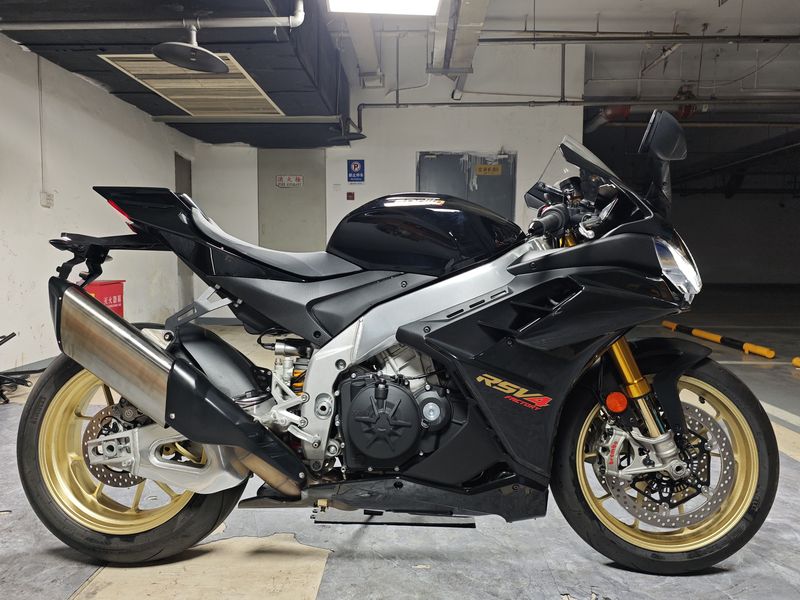 二手阿普利亚RSV4
