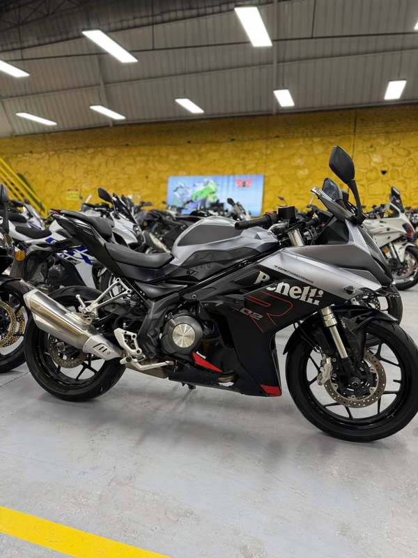 二手贝纳利龙卷风 Tornado 302R