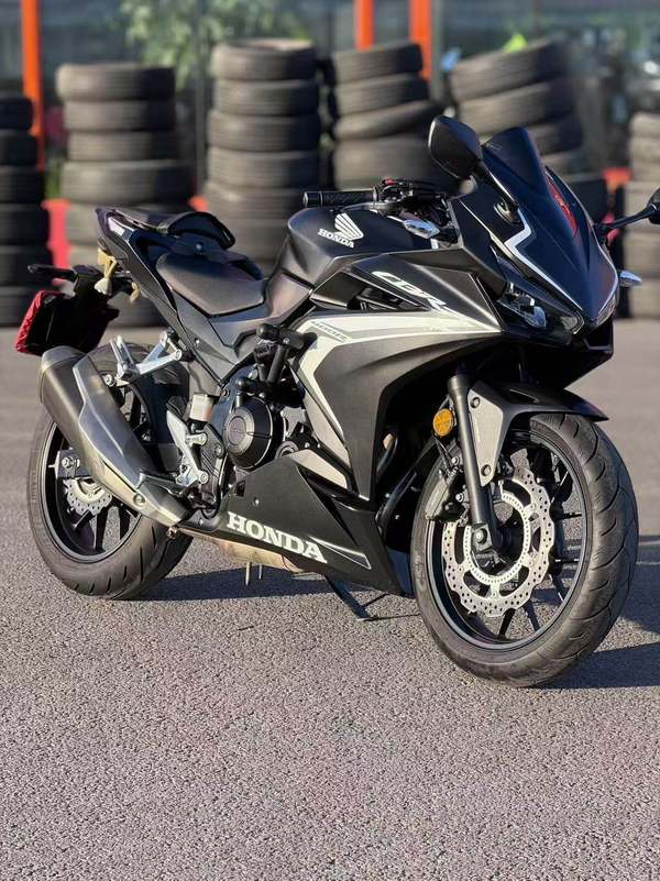 二手本田CBR400R