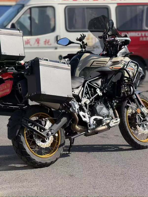 二手贝纳利TRK552