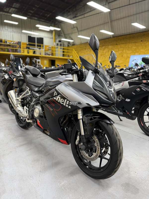 二手贝纳利龙卷风 Tornado 302R