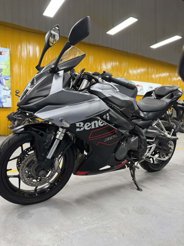 二手贝纳利龙卷风 Tornado 302R